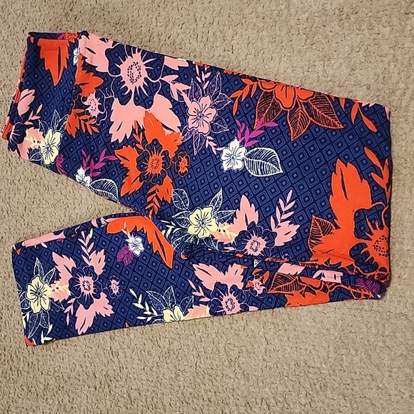 Tween Lularoe Leggings - Picture 1 of 2